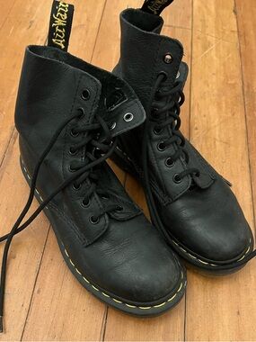 Doc martens size 38 or 7